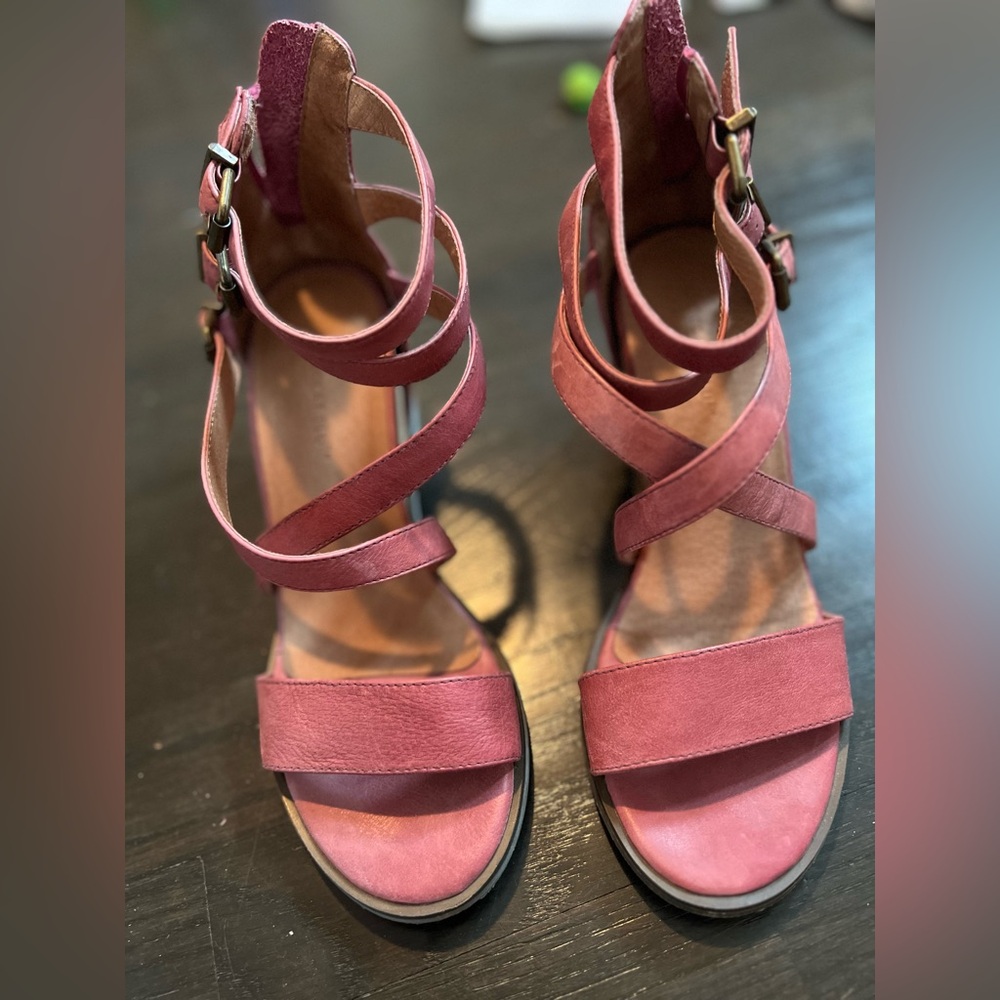 Chocolat Blu pink wedge sandals. Size 6.5. Worn 2 times. Great condition.